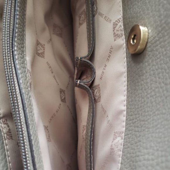 *BRAND NEW* Anne Klein Satchel - Picture 4 of 5